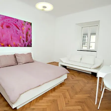 Galeria River 3* Lublana