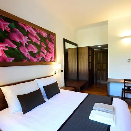 Galeria River 3*
