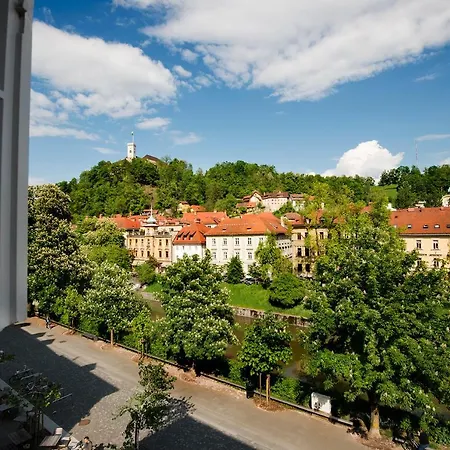 Gasthof Galeria River