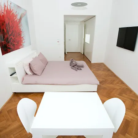 Galeria River Gasthof 3*