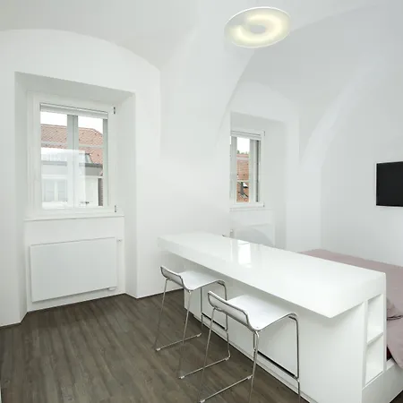 Gasthof Galeria River Laibach