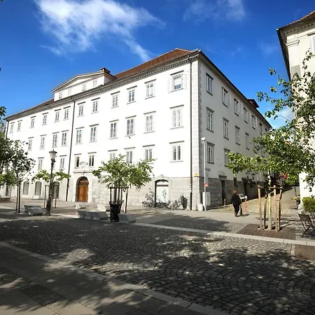 Galeria River Pensión